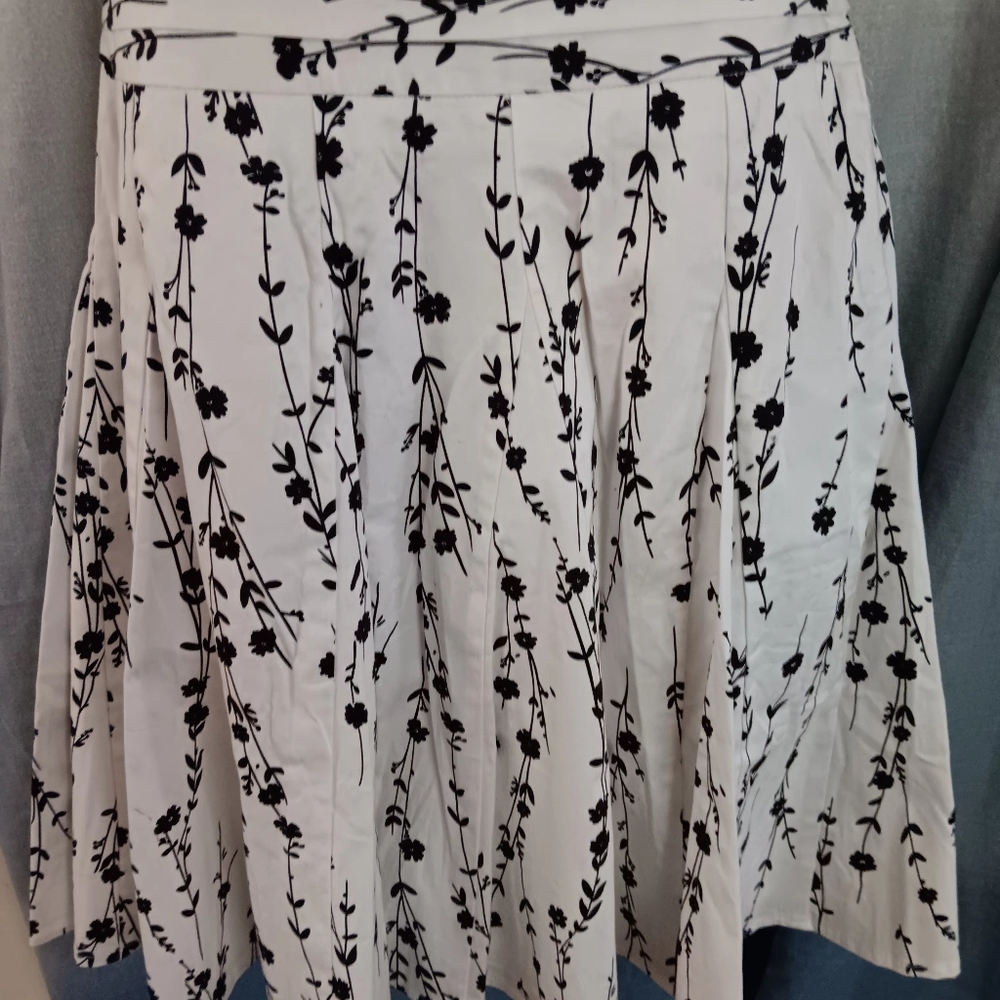 Romy Black and White skirt Small NWT - Picture 4 of 6